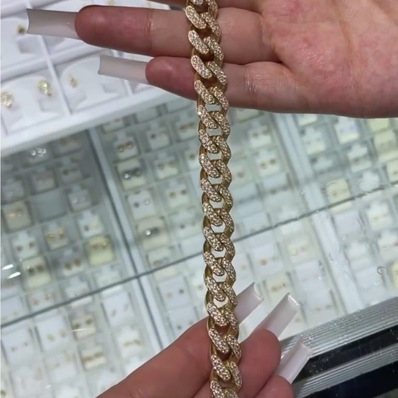 14k Cuban link Covered in Cz Diamonds - Picture 4 of 6